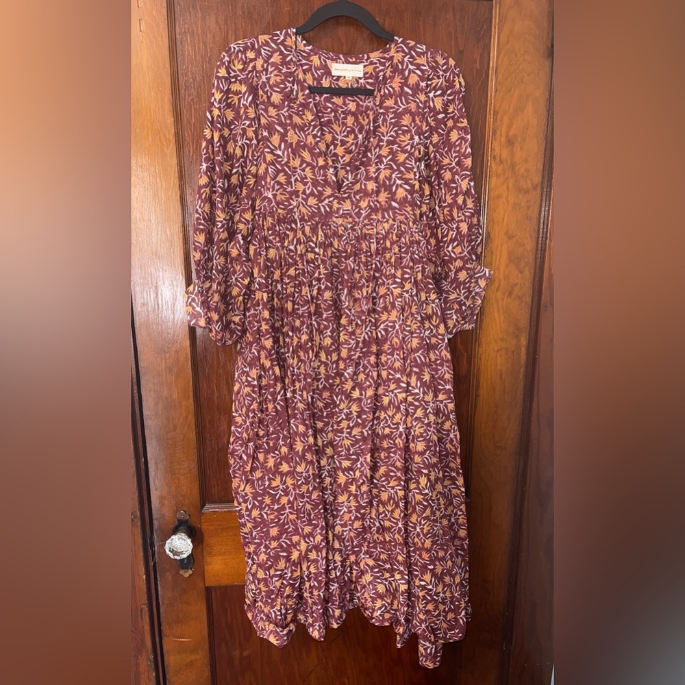 EUC Daughters of India Midi dress